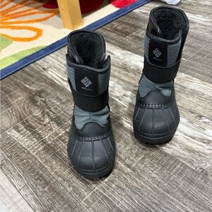 Columbia Kids' Gray and Black Snow Boots